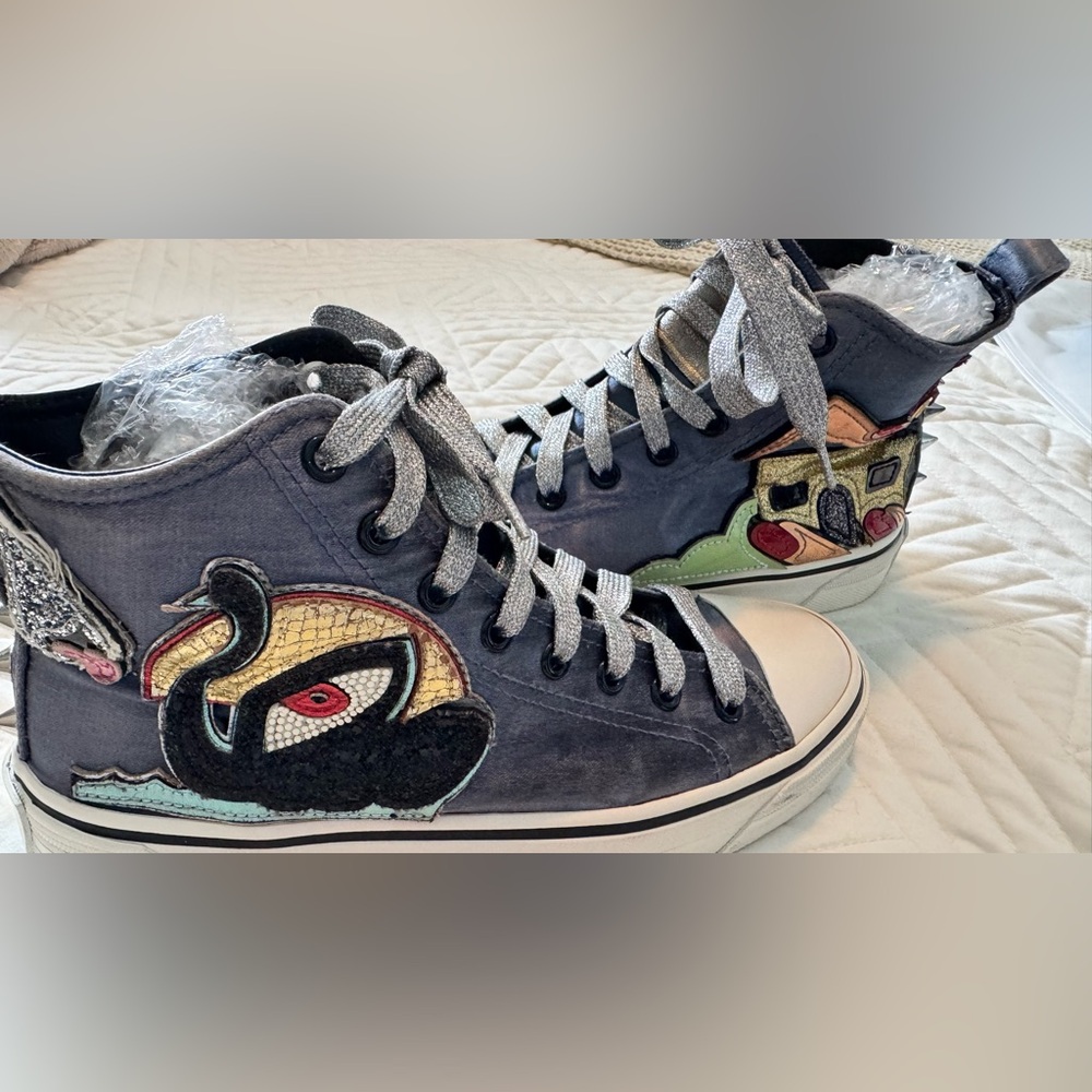 Marc Jacobs High Top Sneakers Gray Silver Embroidered Swan Size 37